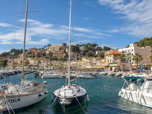 Recorre Mallorca en catamarán