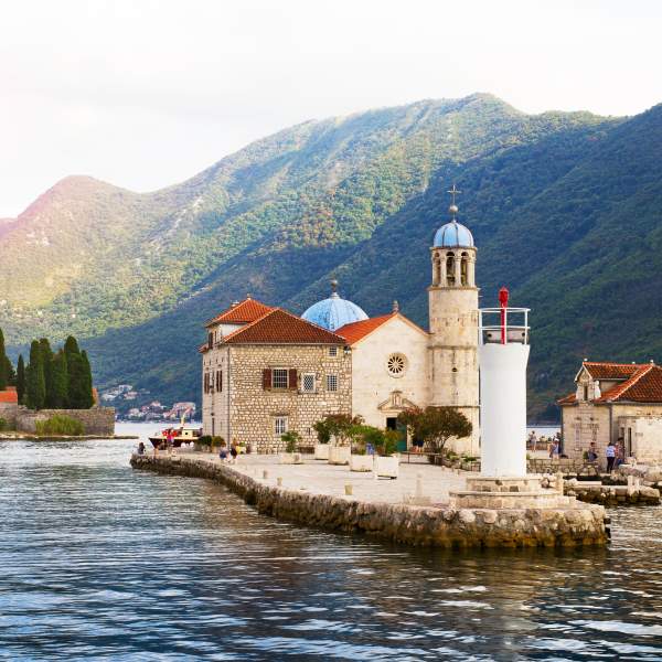 Perast y el islote de nuestra Señora de la Roca