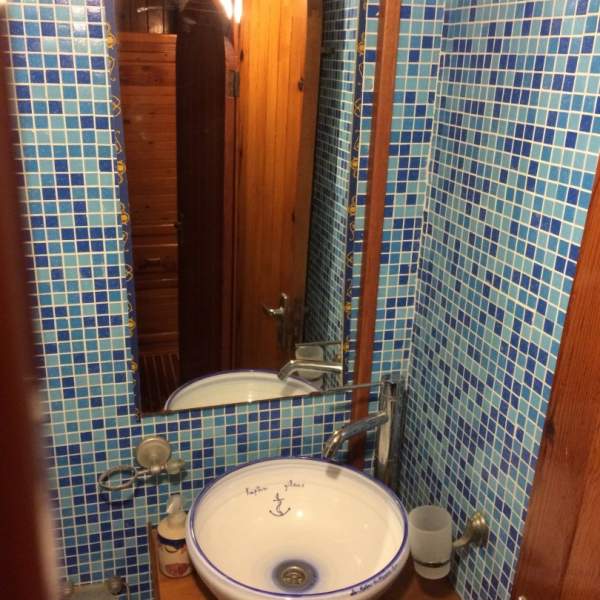 Baños con decoración elegante