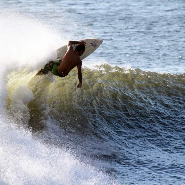 Surf en un entorno de ensueño