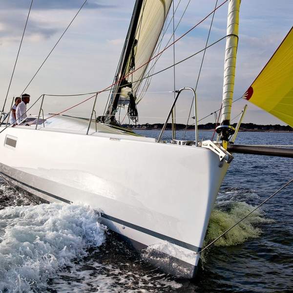 ¡Navega bajo el spinnaker!