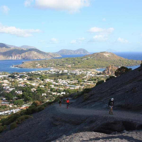 Explora Vulcano a tu propio ritmo