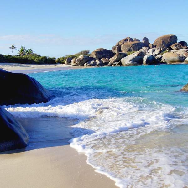 Nadar en aguas turquesas