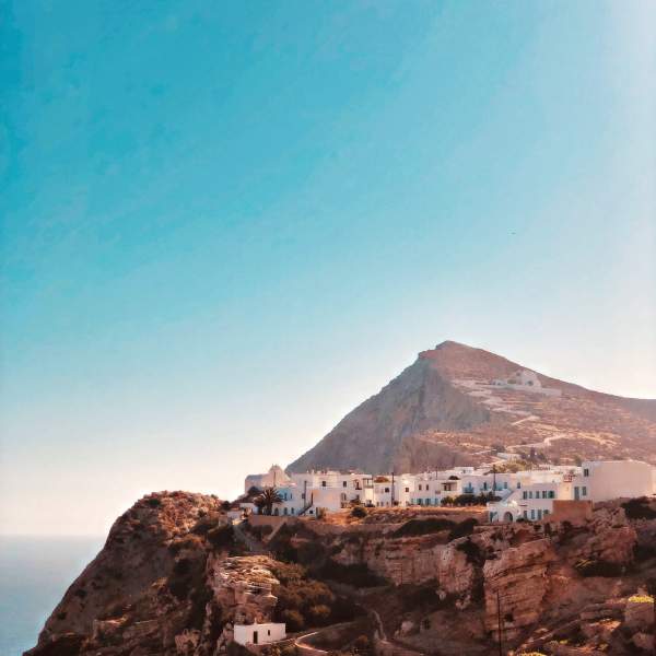 Disfruta de las vistas desde el pueblo de Chora