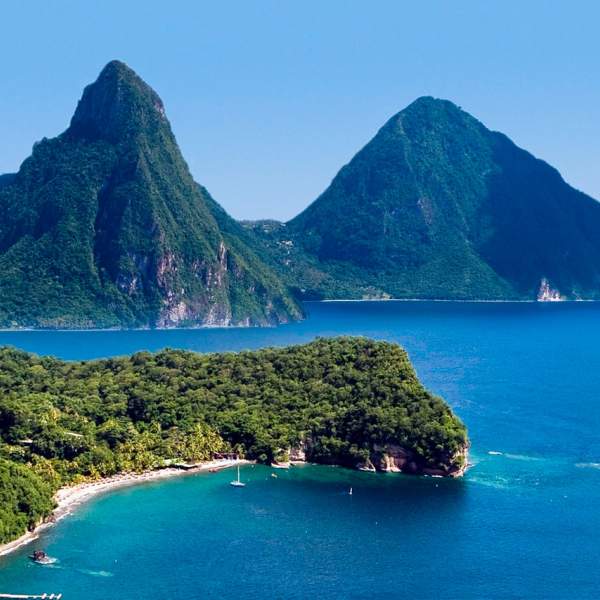 Deux Pitons De Sainte Lucie