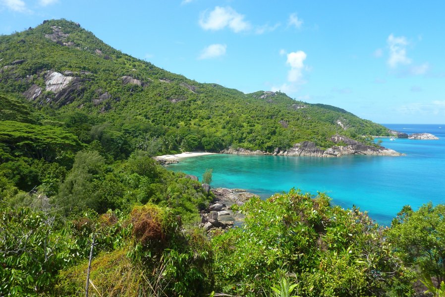 Día 1: Mahe-Praslim (30 millas)